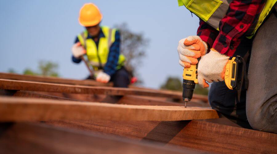 Professional gutter cleaning in Seneca, KS